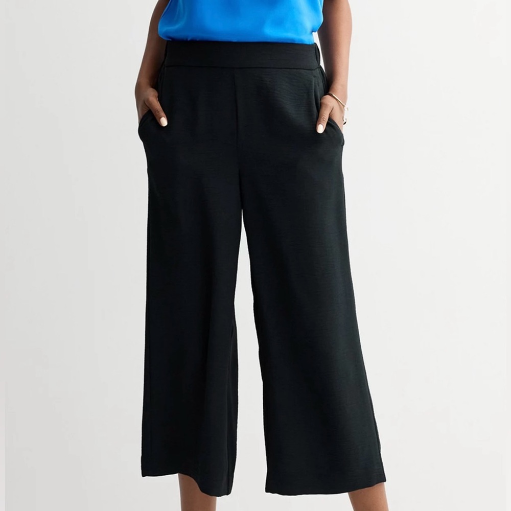 NWT NINE WEST WIDE LEG CROP PANTS.
